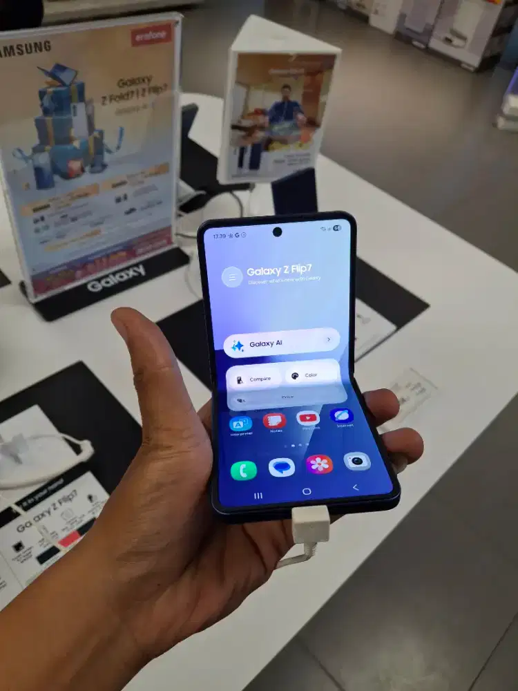 SAMSUNG Z FLIP 7 DISKON 2 JUTA DAN BONUS GIFT SENILAI 3 JUTA