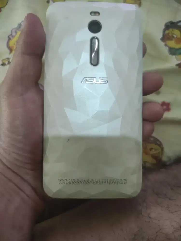 Asus ZOOAD, Ram 2 / 32 gb, android versi. 5.0