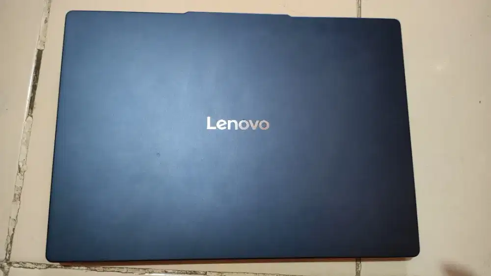 Lenovo IdeaPad Slim 3 14IRH10
