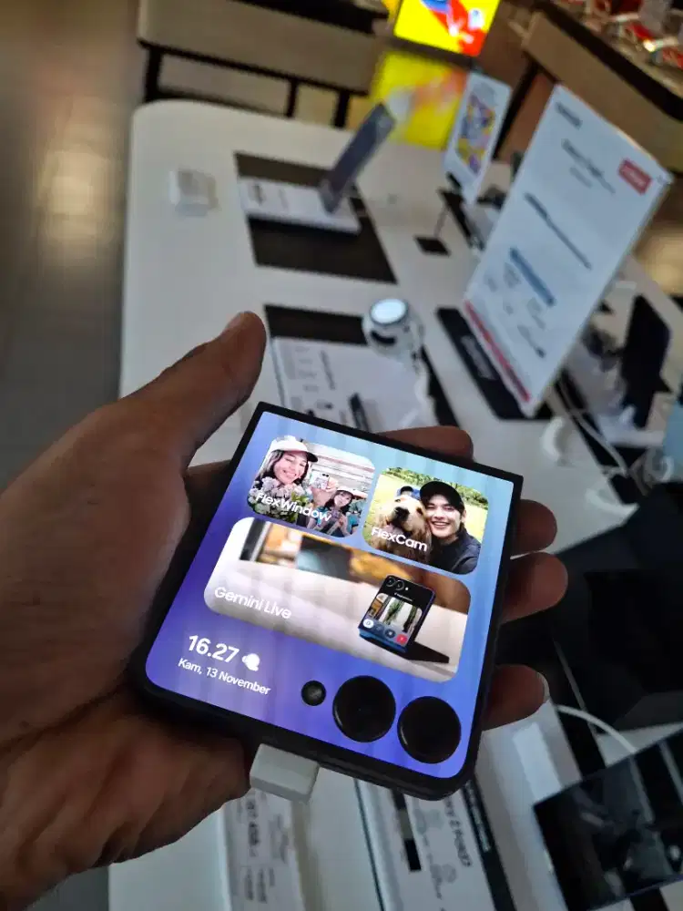 SAMSUNG Z FLIP 7 DISKON 2 JUTA &  BONUS GIFT SENILAI 3 JUTA