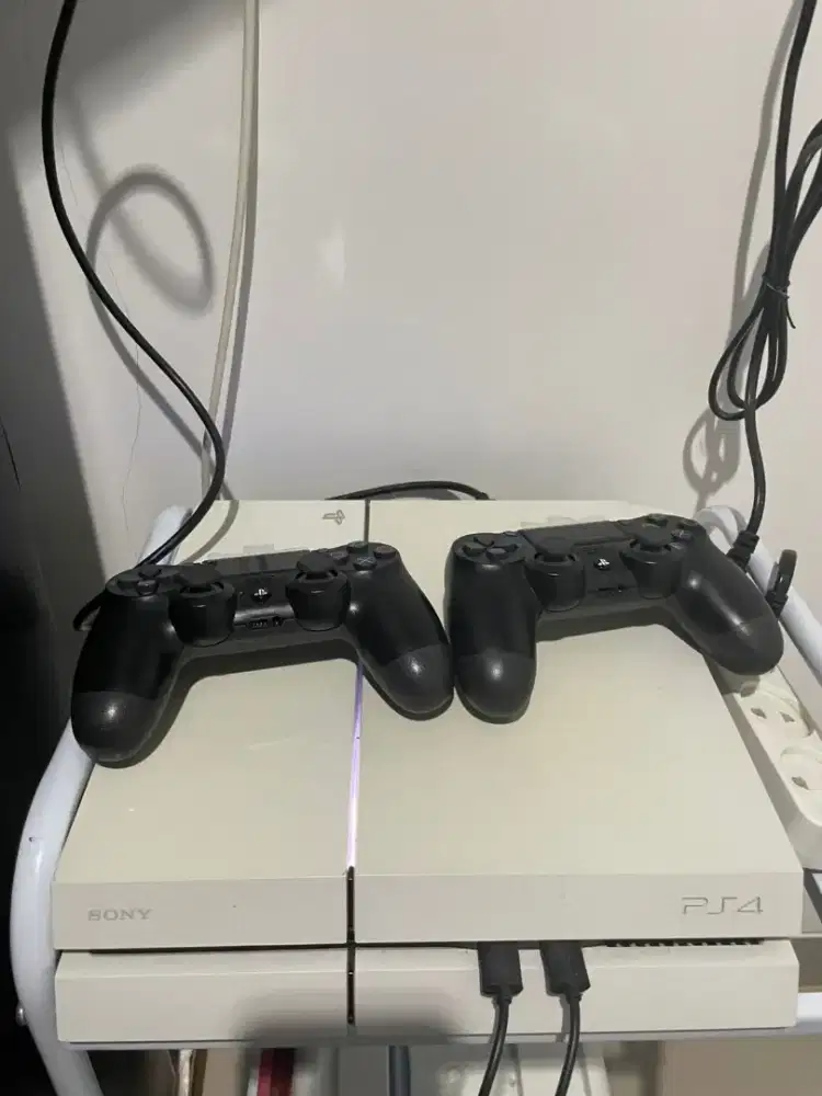 PS4 Fat 500GB + 2 Stick