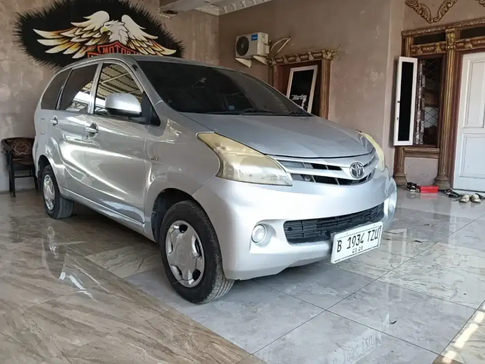 Toyota Avanza E