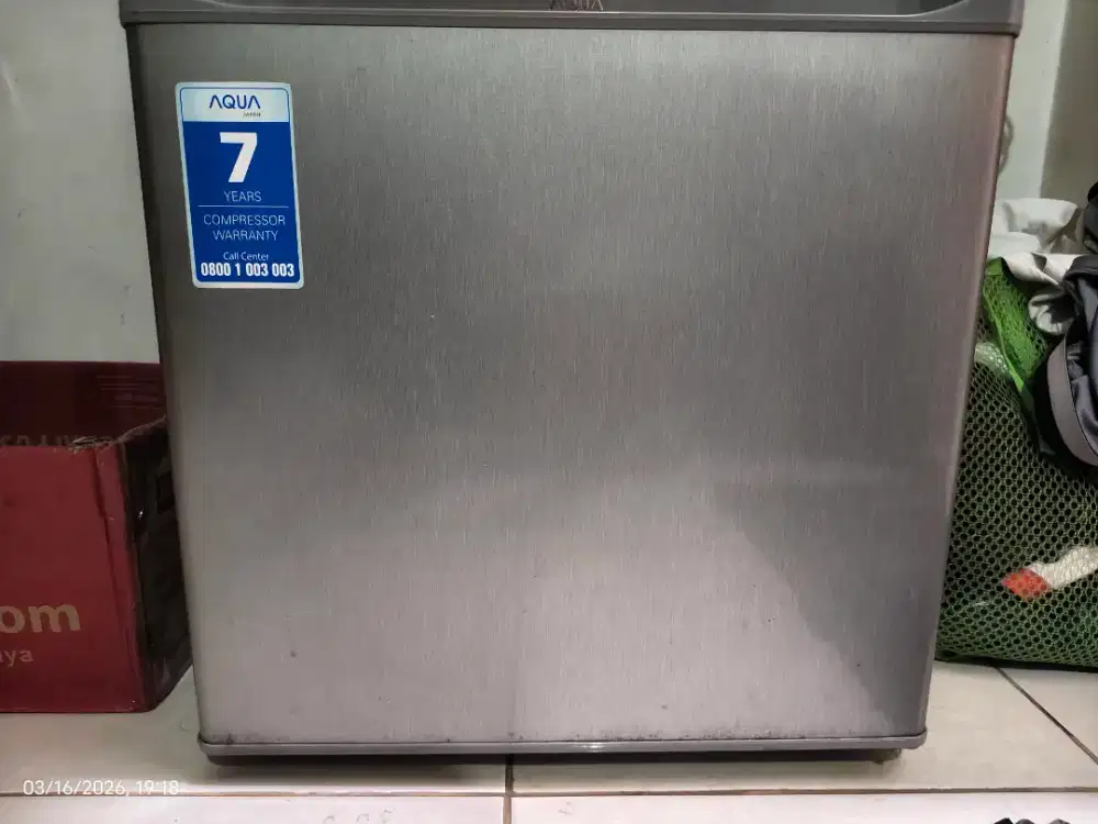 Kulkas Mini Sharp AQR-D50F