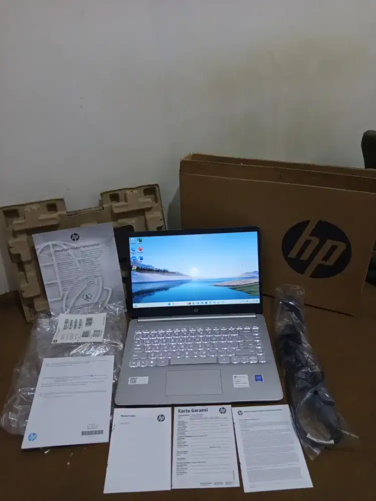 Laptop HP 14s ram 4gb SSD 256gb mulus parah (baca deskripsi)