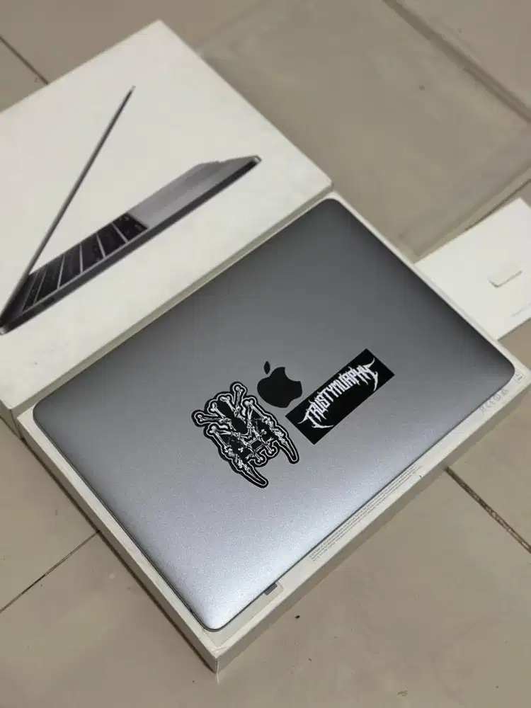 MacBook pro 2017 Non toucbar 8/128