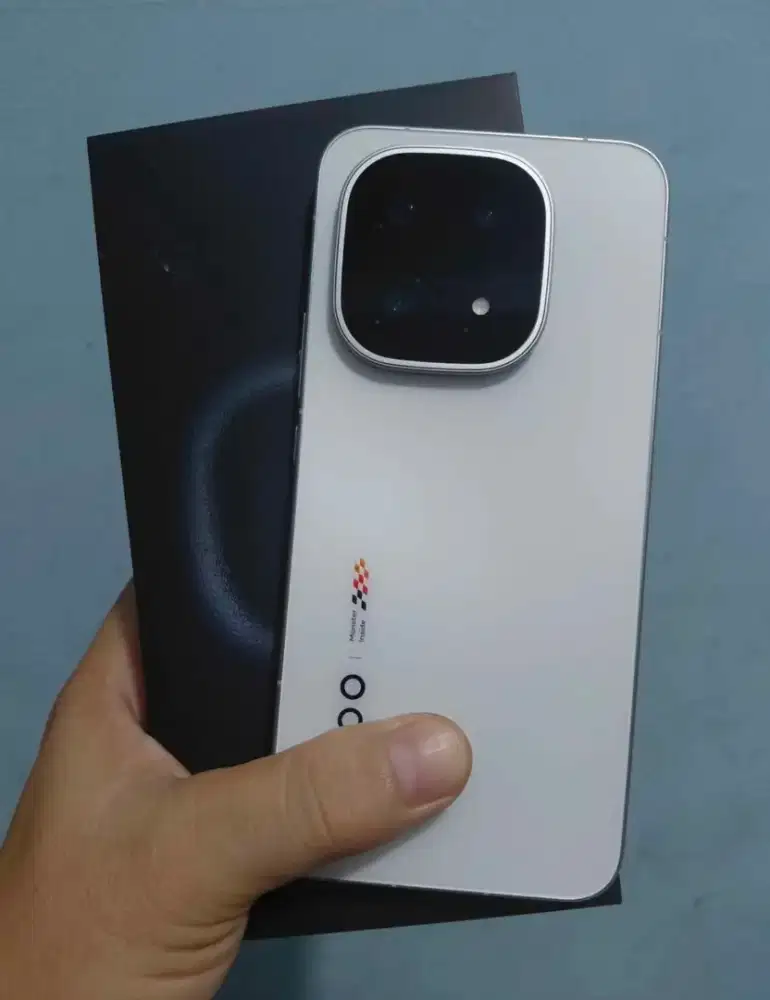 IQOO 15 5G fullset Ram 12+12 / Internal 256