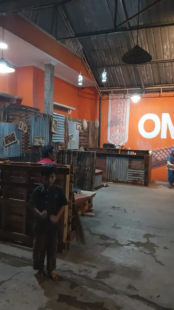 Cari karyawan untuk sate Omar