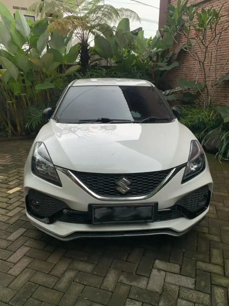 Suzuki Baleno AT Hatchback Putih 2022