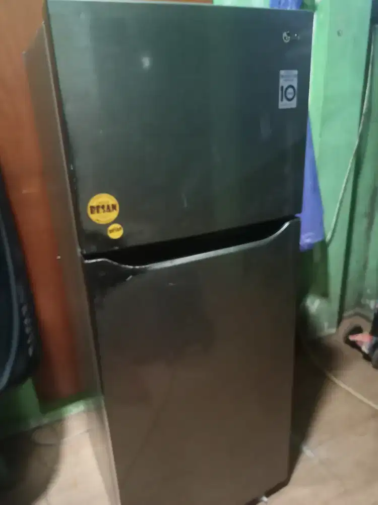 Kulkas Lg inverter 2 pintu sawangan pasir putih