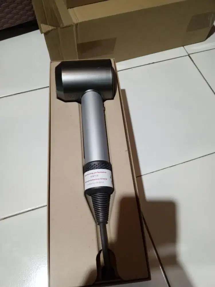 Hairdryer dyson supersonic profesional