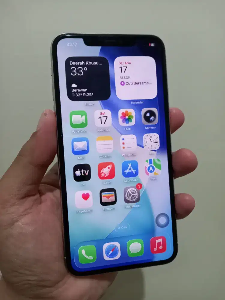 IPhone 11 Pro Max 64Gb Fullset ex inter (Dual sim) ada minus dikit