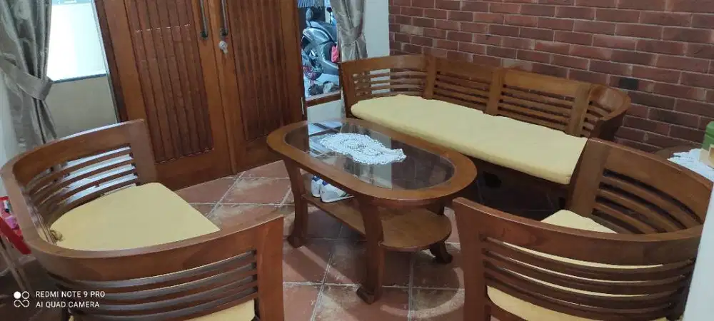 Kursi jati minimalis