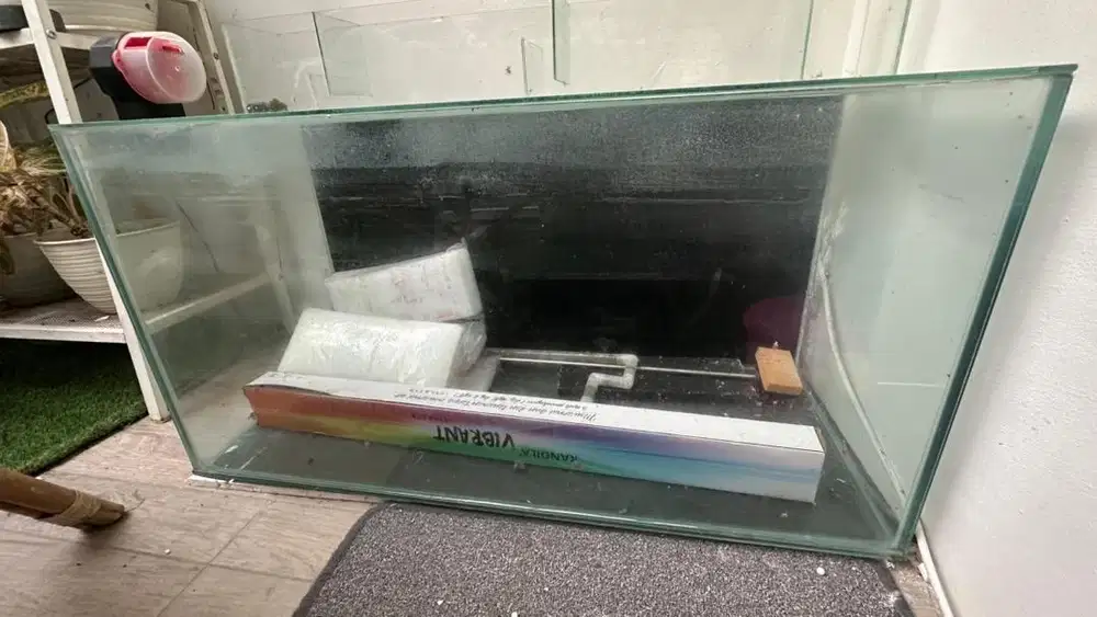 Dijual aquarium / akuarium kaca ukuran 90 x 40 x 45 cm