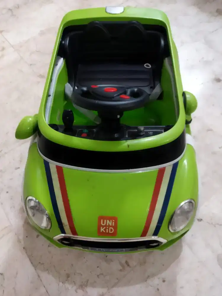 Mainan mobil aki UNI KID model UK610
