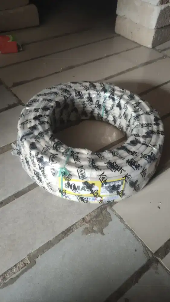 KABEL LISTRIK TEMBAGA LIDI TUNGGAL 3x2.5 MERK SIMAS 50 METER