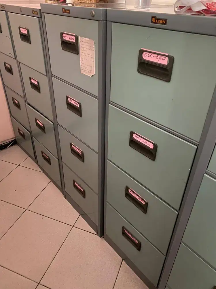 Filling Cabinet Lion 4 Laci dan  ARO jenis V-304  Rekondisi Lemari Fil
