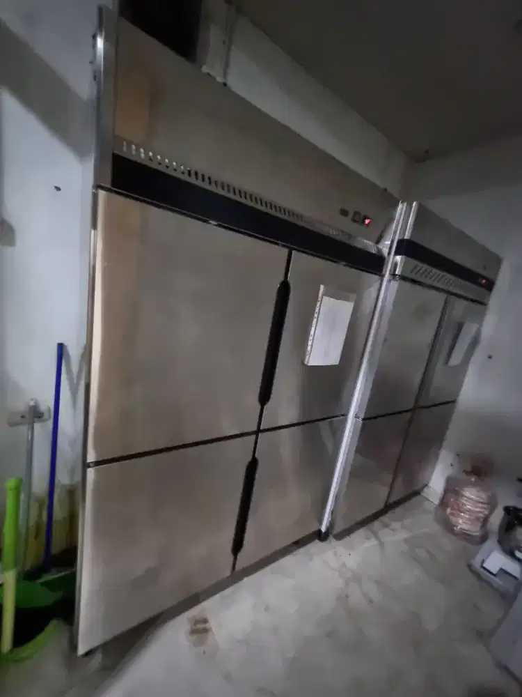 Gea upright chiller urc 1200 4dx dan freezer  rsa xrf 1000 4d