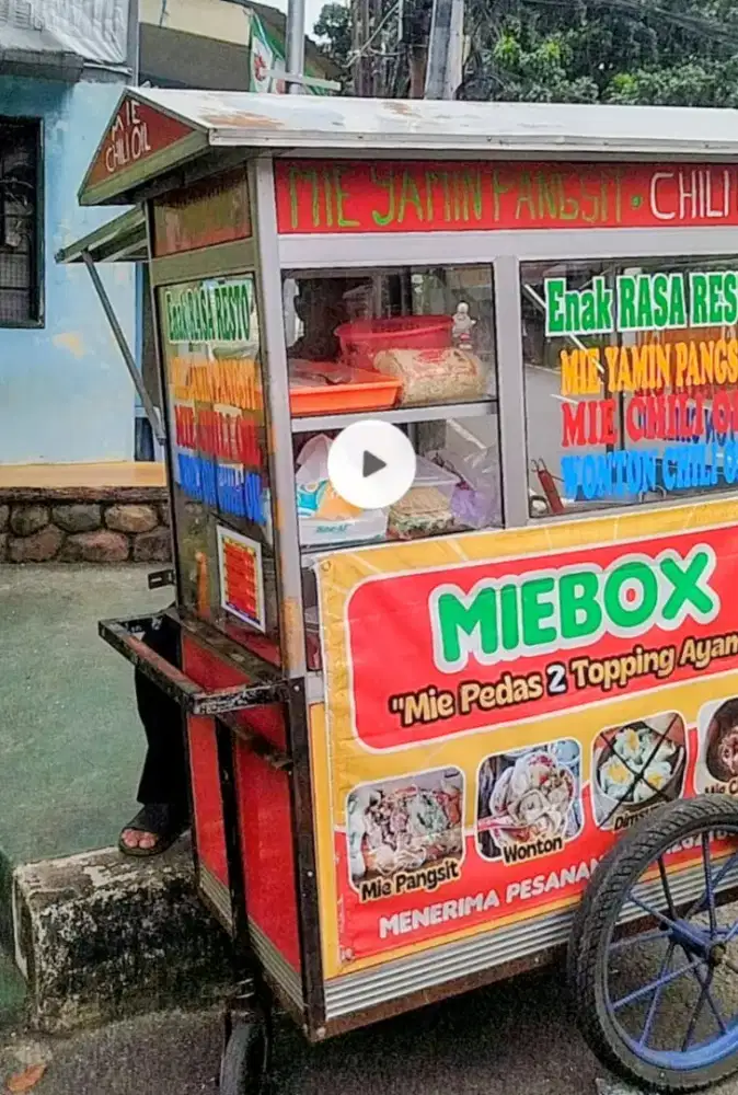 Dibutuhkan karyawan jaga mie ayam