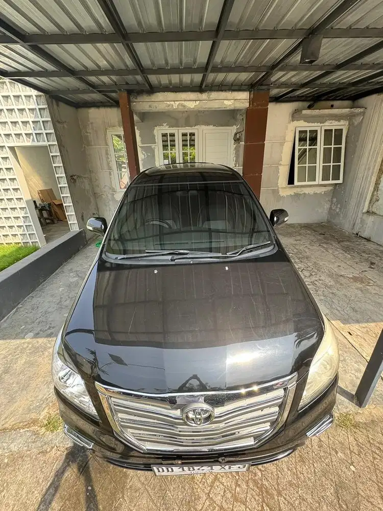 Innova diesel 2.4 V AT