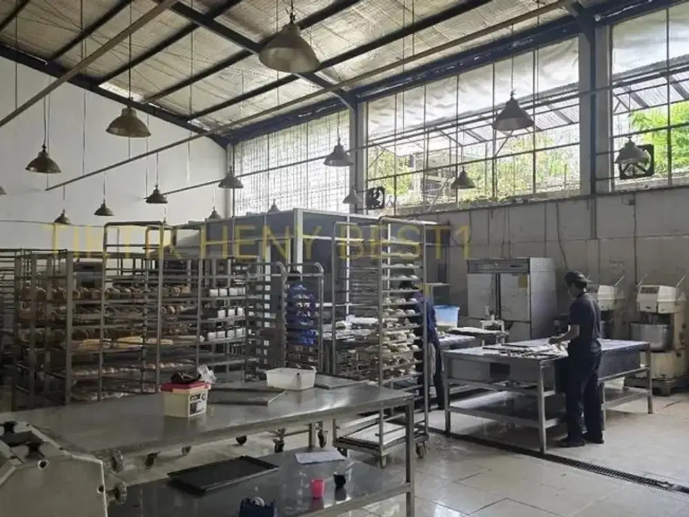 Pabrik Kue Siap Usaha Cibaduyut, Lokasi Strategis Pinggir Jalan