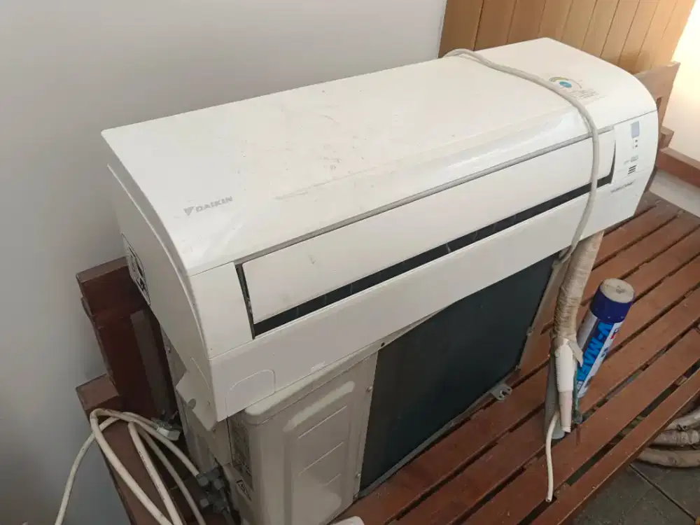 DI JUAL AC MEREK DAIKIN