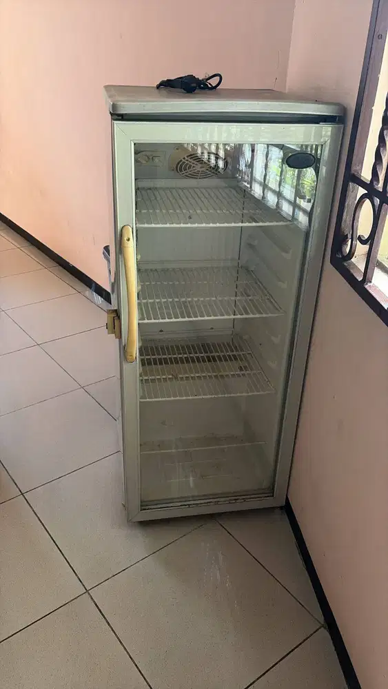 KULKAS SHOWCASE BEKAS GEA