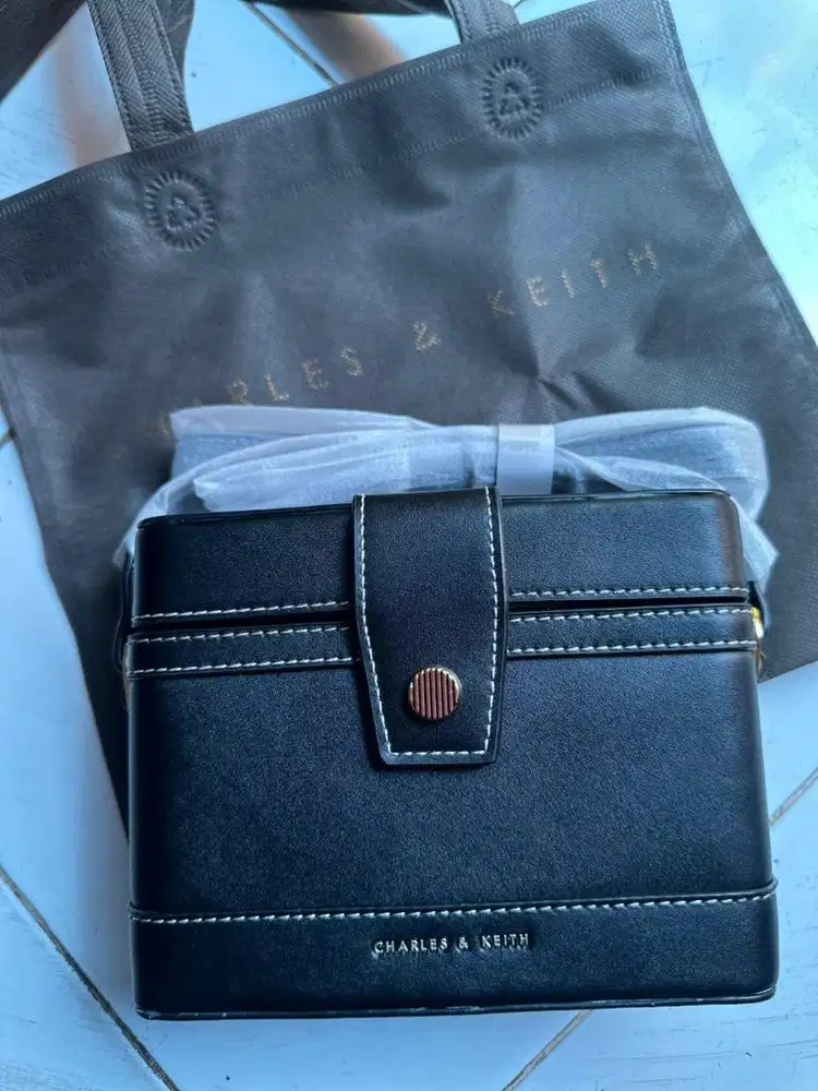 Charles & Keith CK sling bag black