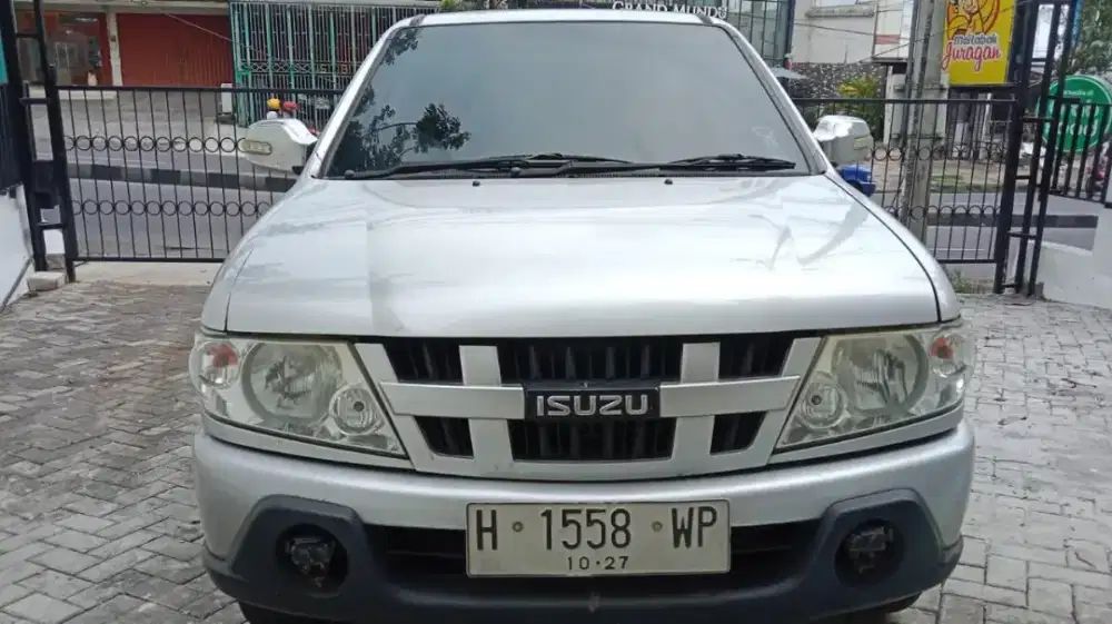 Isuzu Panther 2015 LM MT