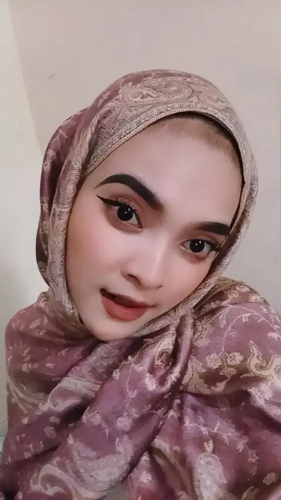 Cari loker host live