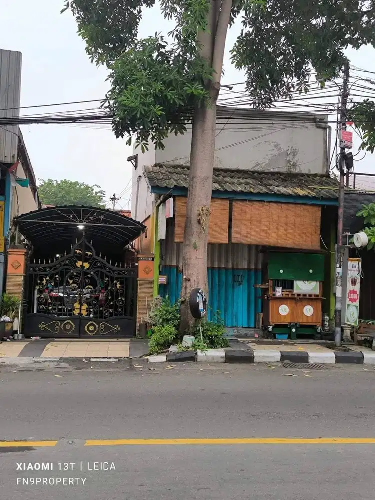 JUAL CEPAT! RUMAH STRATEGIS + KIOS + COCOK UNTUK USAHA