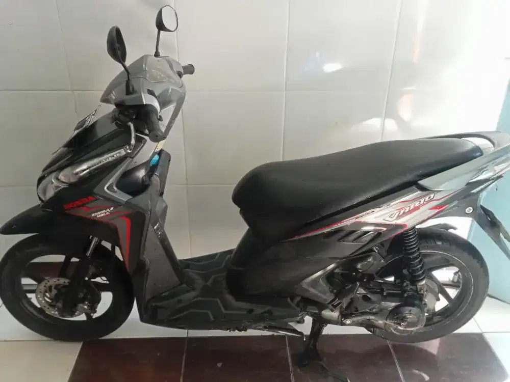 Vario Tahun 2011 Techno Lengkap