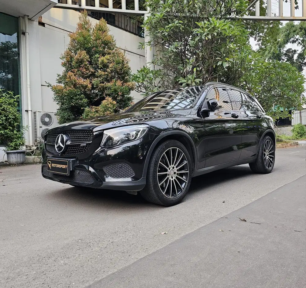 Mercedes Benz GLC250 AMG 2015 low km merci glc 250