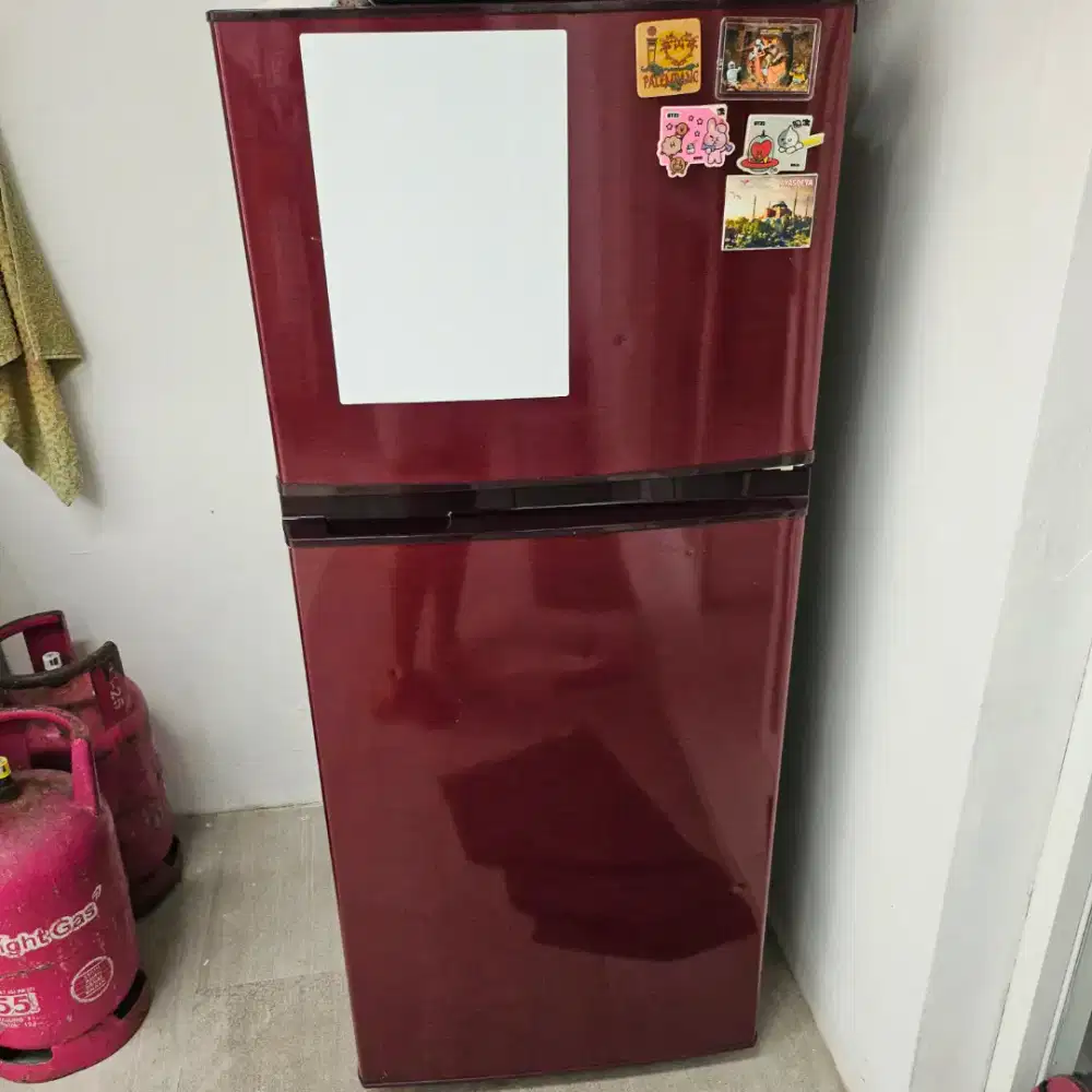 Kulkas sharp kondisi baik