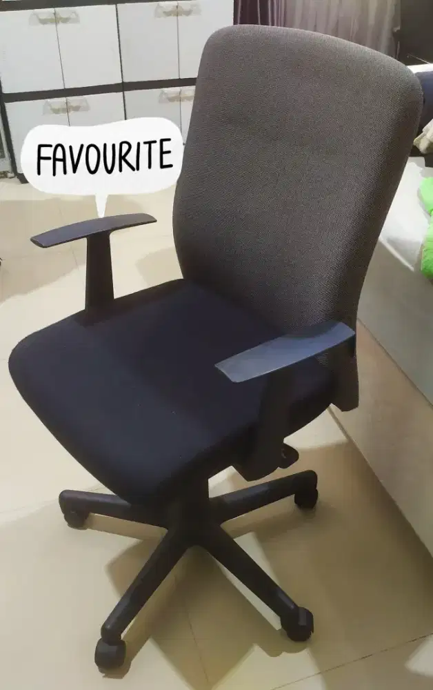 Jual kursi belajar / kerja brand art&ego murmer aja