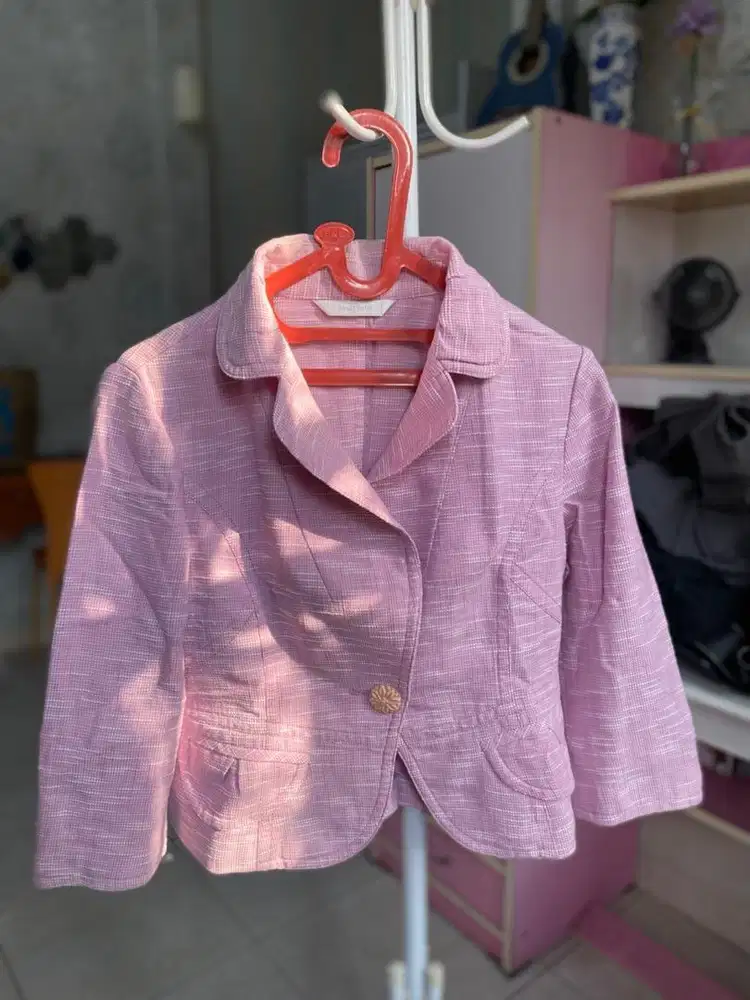 blazer wanita warna pink