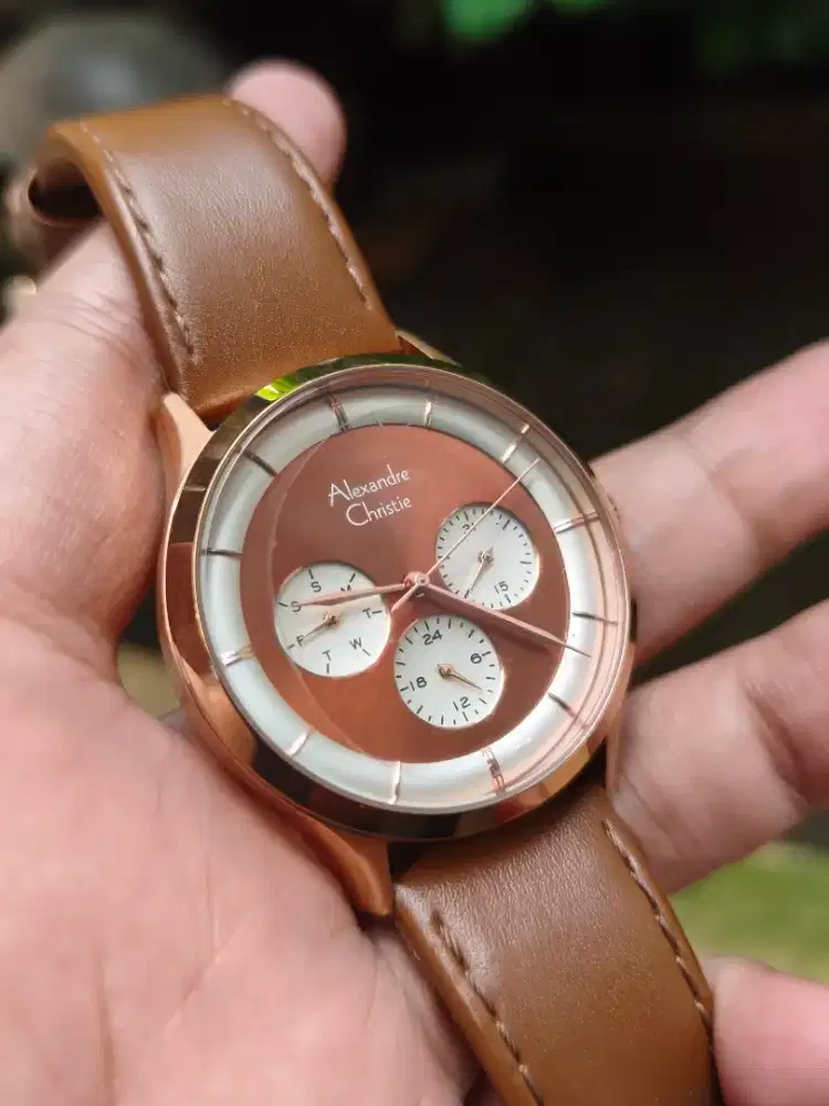 Alexander Christie XYQTRZ