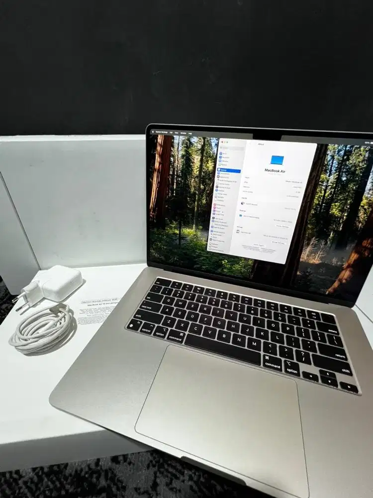 Macbook air 2024 m3 15.6 inch bh 100 cc kecil fullset original ibox