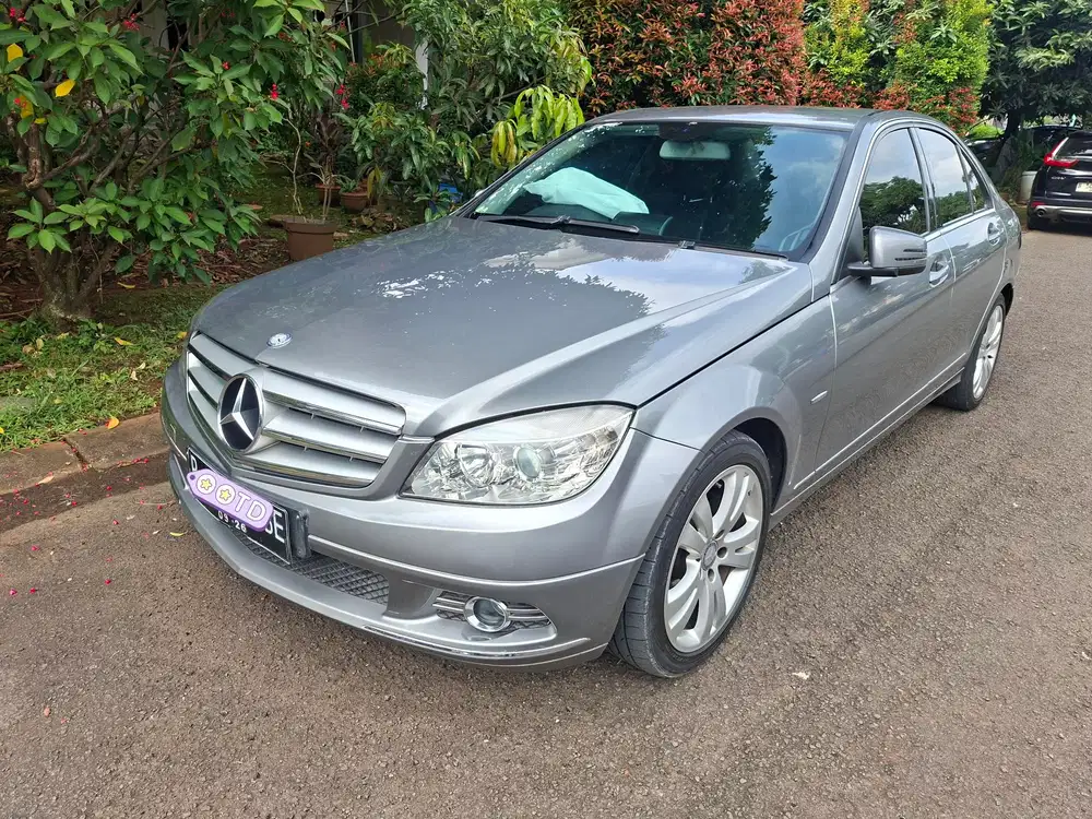 Mercedes-Benz C200 2011 Bensin