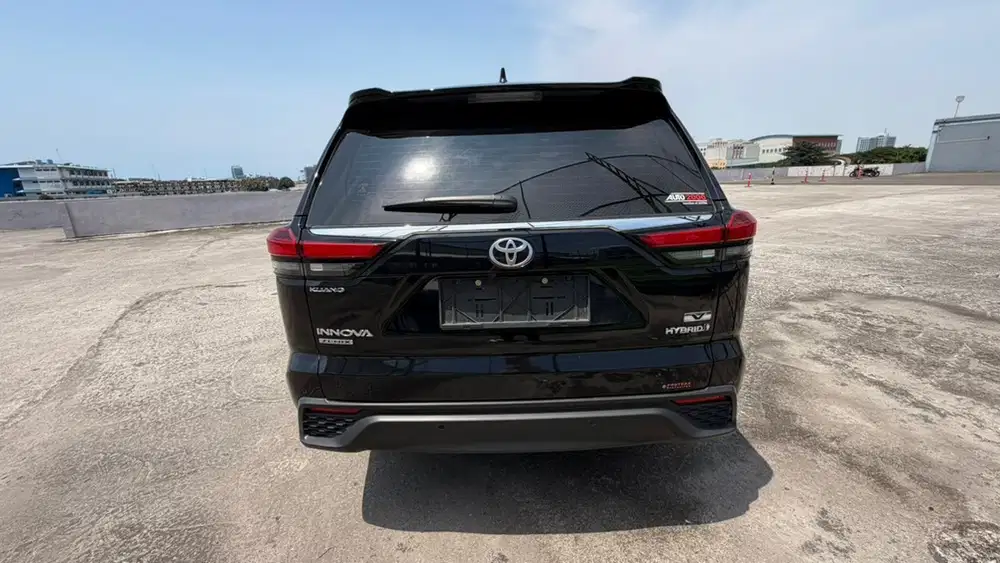 Toyota Kijang Innova Zenix V Hybrid 2.0 2025