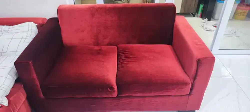 Sofa 2 seat warna merah