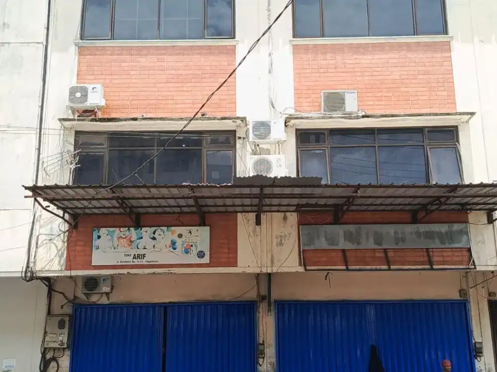 Dijual 2 RUKO 3 lantai lokasi sangat strategis di BRINGHARJO Ngupasan.Gondomanan, Yogyakarta