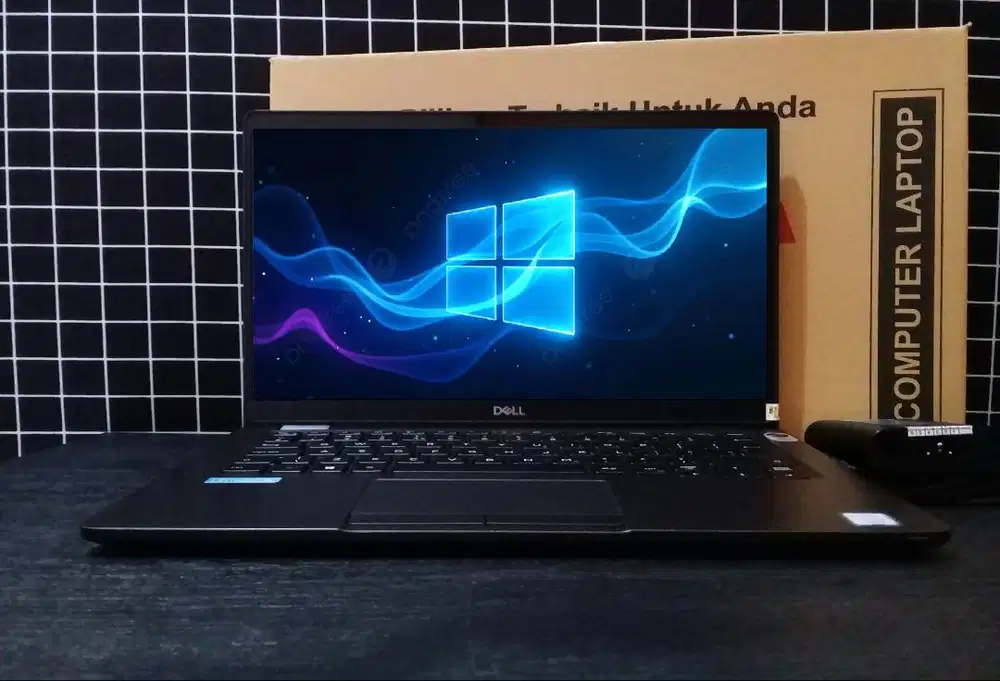 Laptop TouchScreen Core i5 Gen8 Fulzet original mulus segel all normal