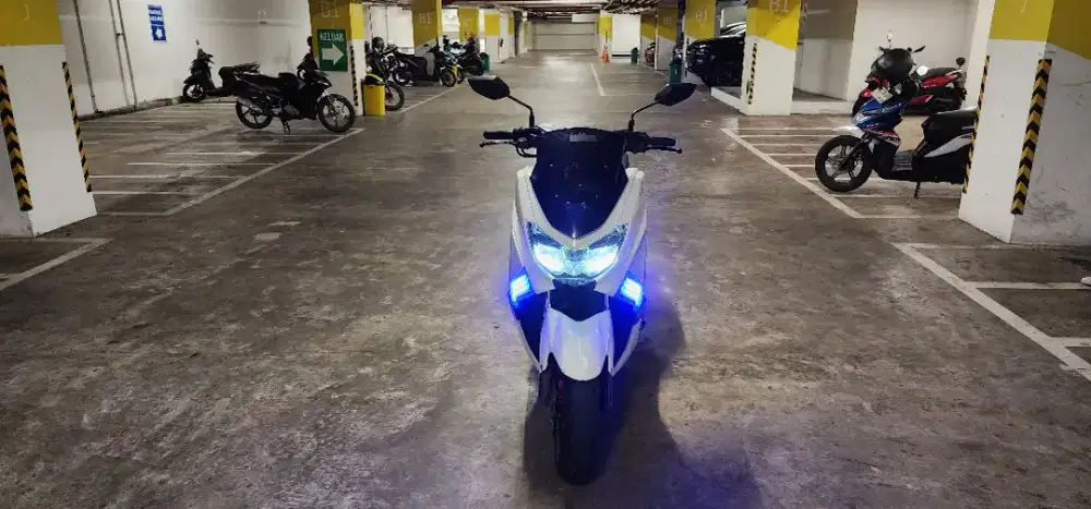 Nmax old non ABS 2017 Putih Mulus