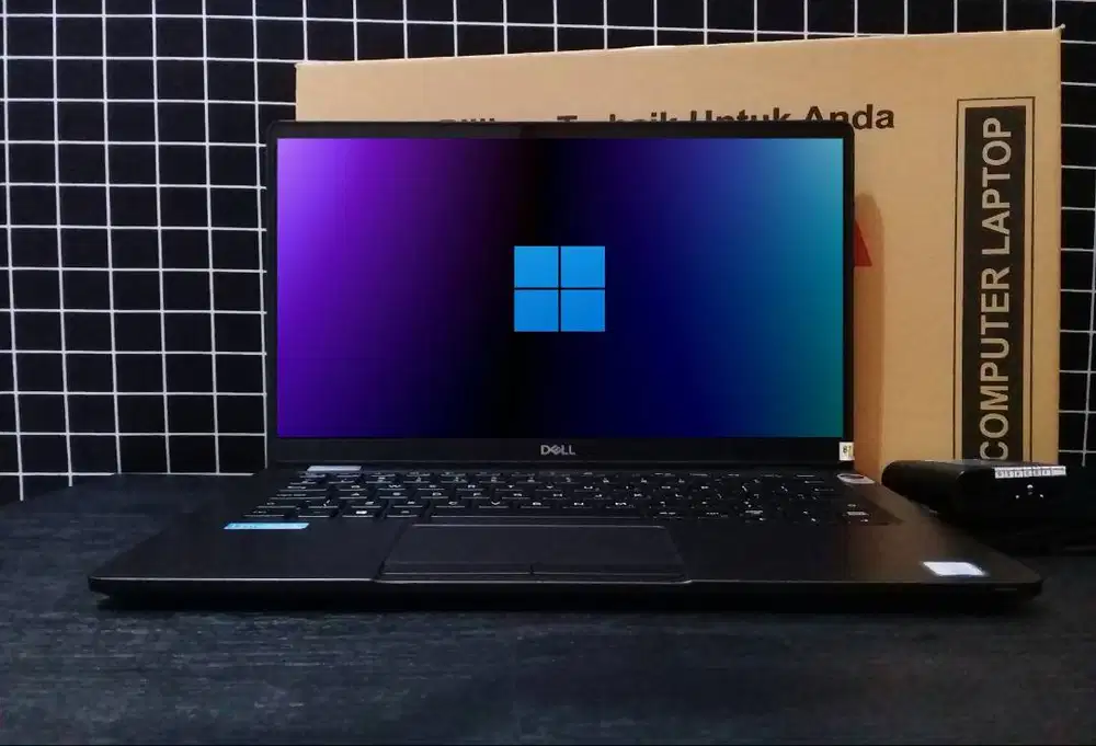 Laptop TouchScreen Core i5 Gen8 Fulzet original mulus segel all normal