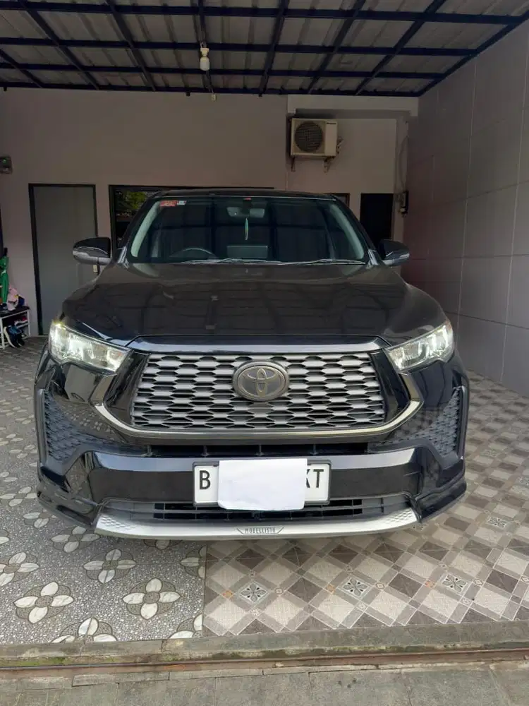 Innova Zenix V Hybrid Modelista 2023