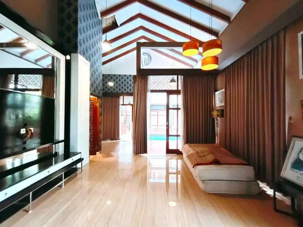 Dijual Villa dengan Kolam Renang Pribadi dekat Hyatt Regency Palagan, Mirota Swalayan - Apartemen Mataram City yogyakarta