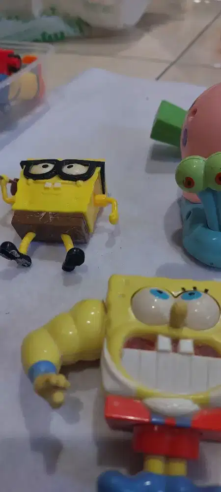 Mainan SpongeBob bekas