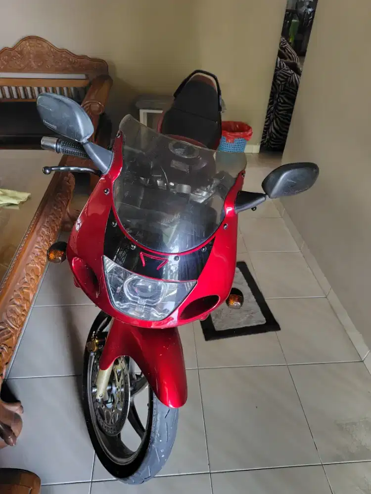 Ninja 150 RR merah candy