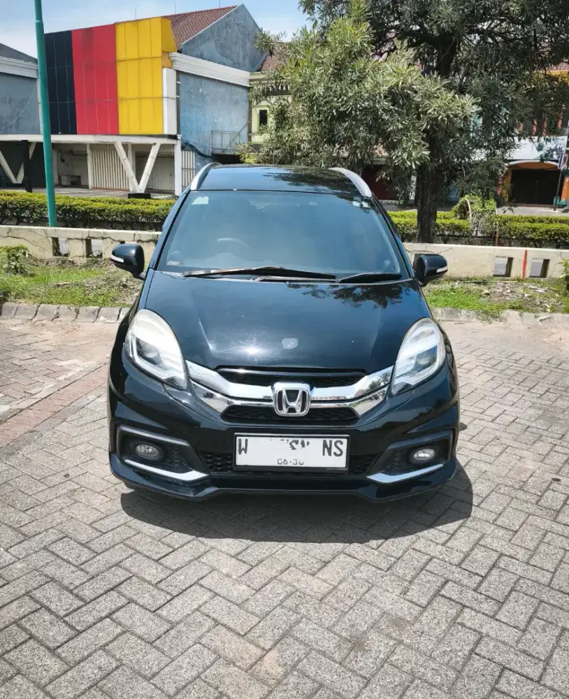 Mobillio RS Hitam 2015 Type tertinggi