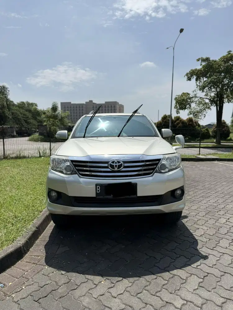 Toyota Fortuner 2.7 G Bensin AT 2012 Silver